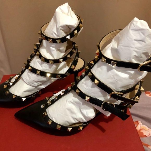 SOLD Authentic Valentino Garavani Rockstud - Picture 5 of 8